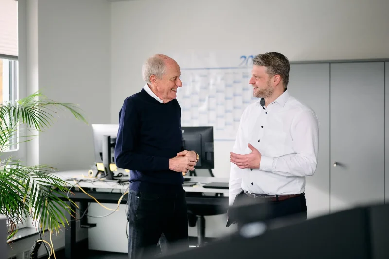 Jan Heyer und Projektleiter Johannes Borgmann von Nölle Profi Brush.